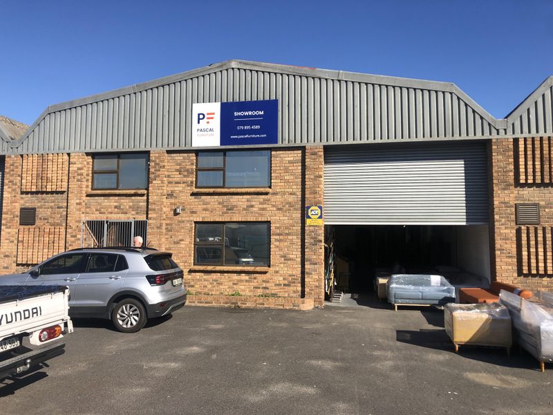 Warehouse TO LET in Montague Gardens