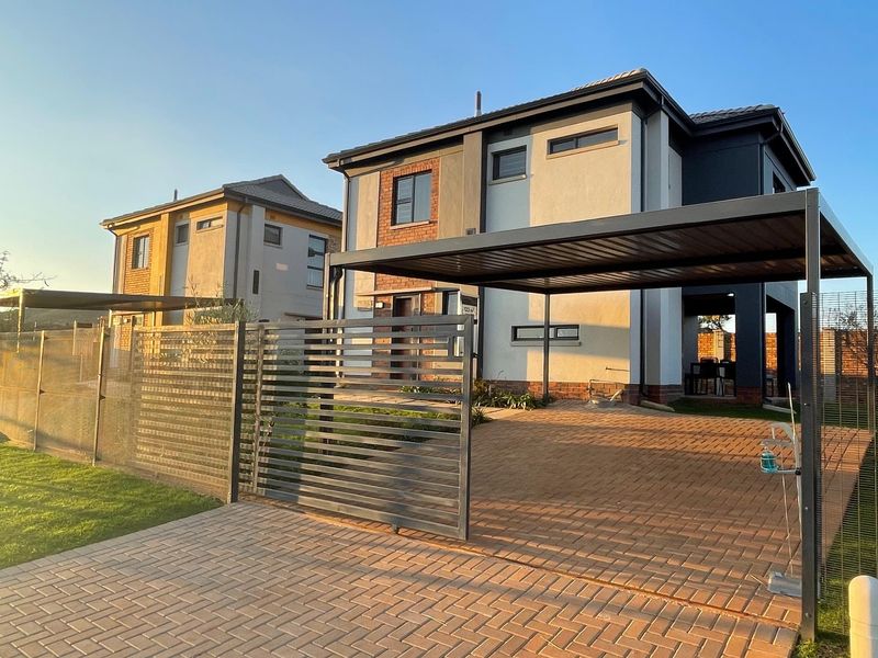 House in Laudium For Sale