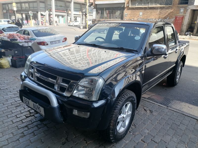 2004 Isuzu KB 300 D-TEQ D/Cab LX, Black with 120000km available now!