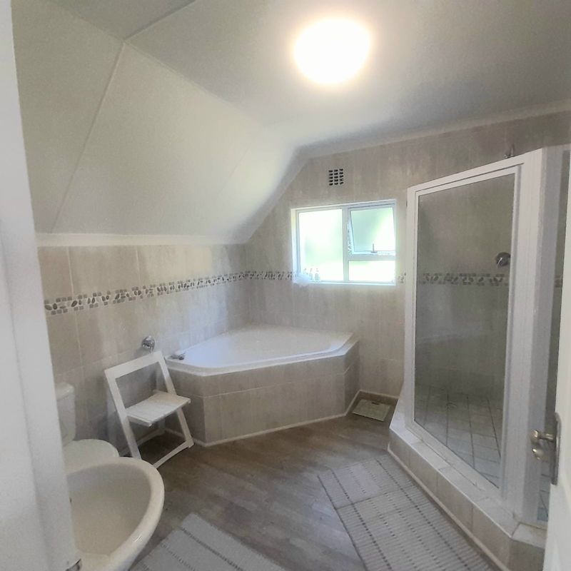 Nothing to be said, just walk in and enjoy this Canal  Home