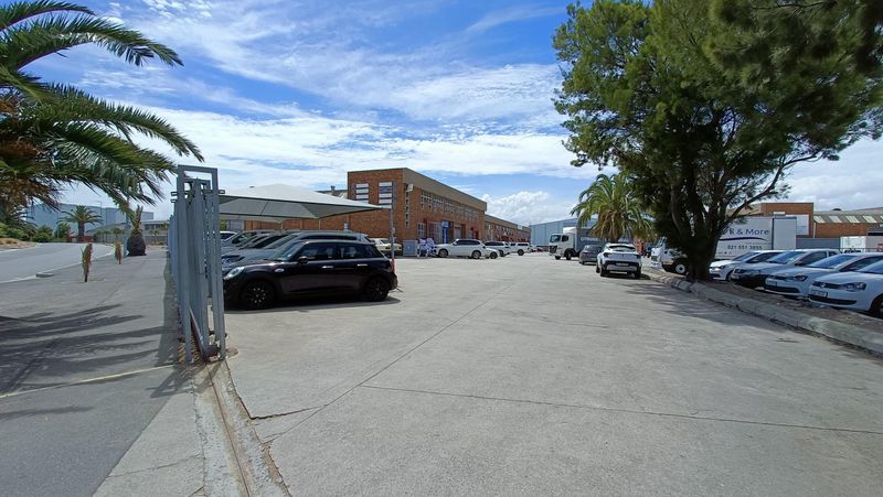 434m2 Industrial Warehouse TO LET in Montague Gardens