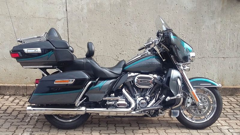 Stunning CVO Ultra Limited 2014 Model