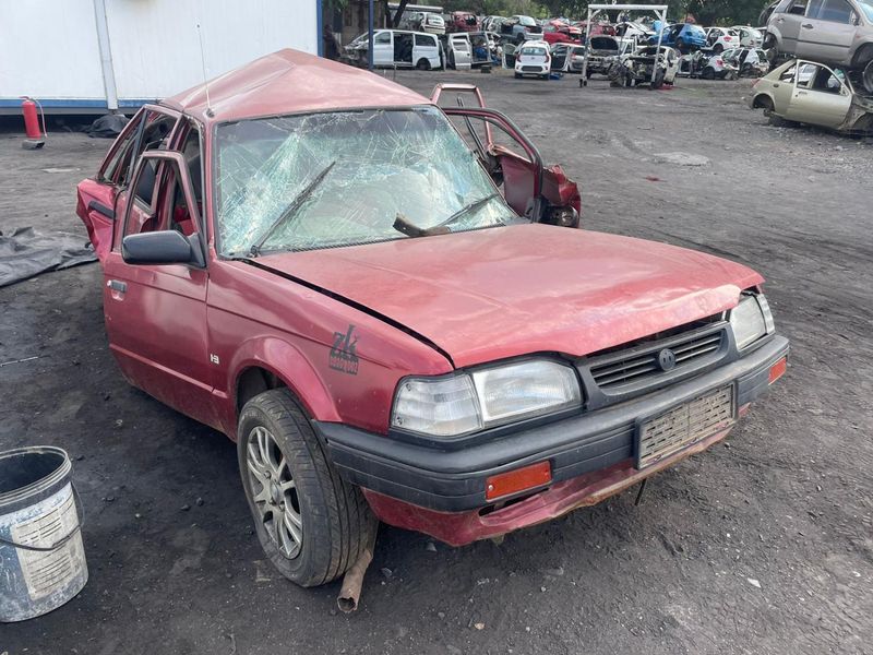 MAZDA 323 1.3LT #B3  FOR STRIPPING