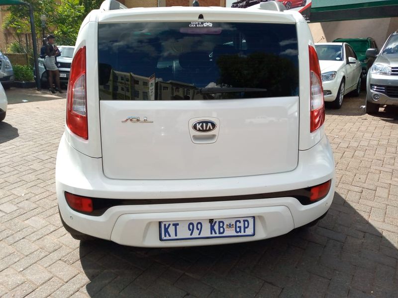 2012 Kia Soul 1.6, White with 92000km available now!