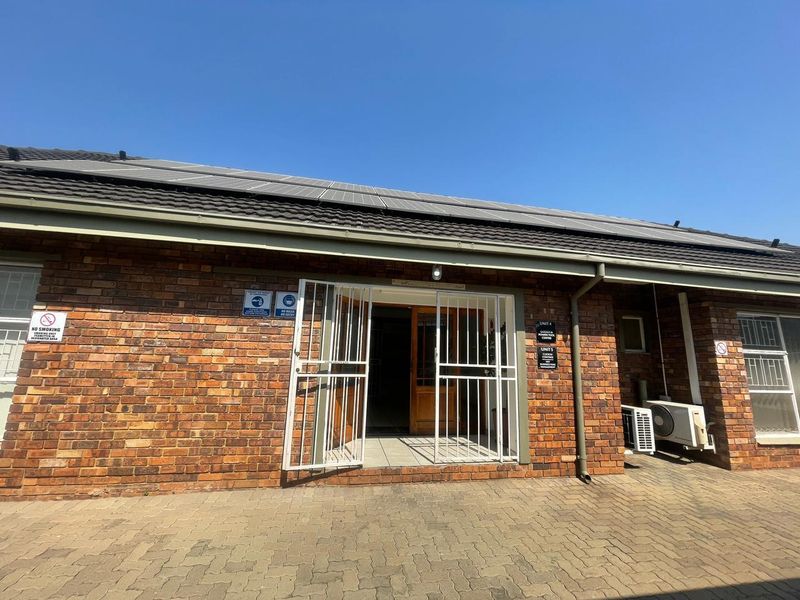 Prime 110sqm commercial office available for lease in Boksburg West