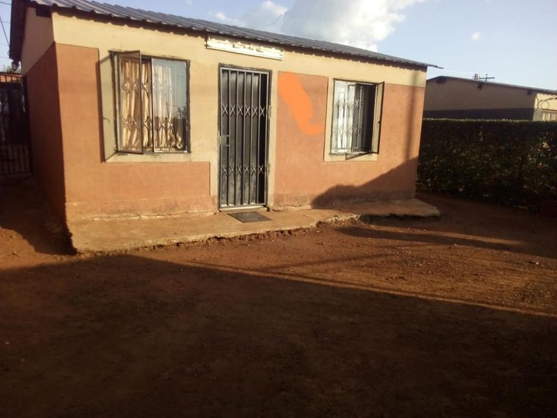 2bedroom house in Zonkizizwe ext1