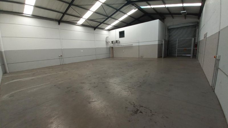 Industrial unit to let in Brackengate business park