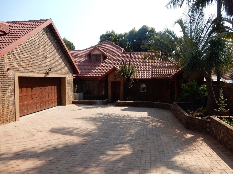 Lovely Family Home with a Flatlet