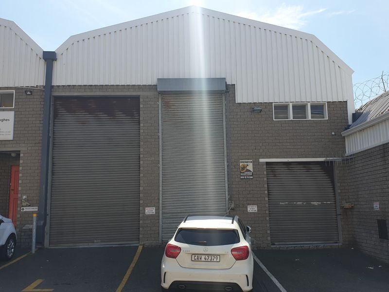 Mini Warehouse Unit With Great Height Available