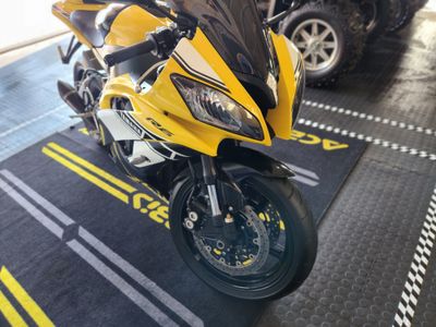 2011 yamaha r6