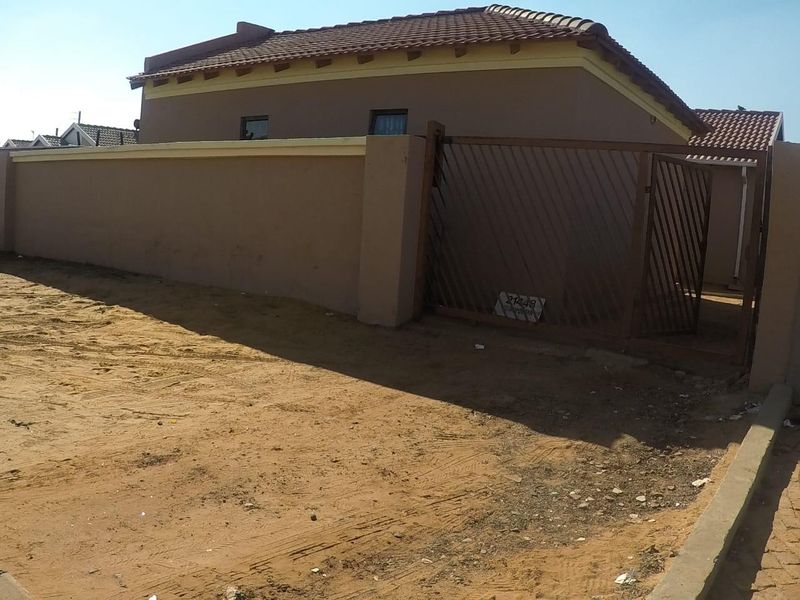 Investment property comprising of 5 bedrooms, 4 bathrooms and outbuildings for sale in Protea Gle...