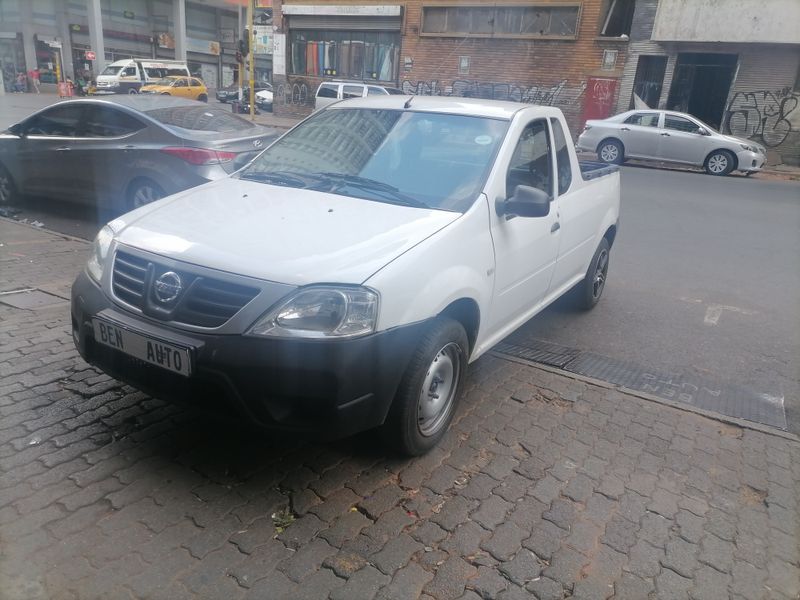 2015 Nissan NP200 1.6 S 16V, White with 105000km available now!