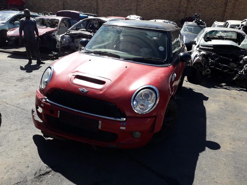 2007 Mini Cooper S  Stripping for Spares
