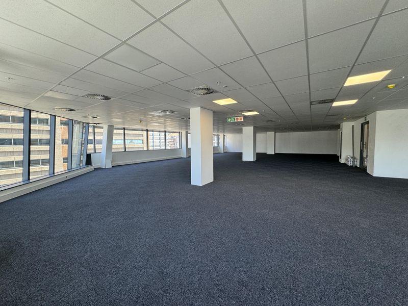 625m2 Office TO LET in Secure Building in Cape Town CBD, Cape Town