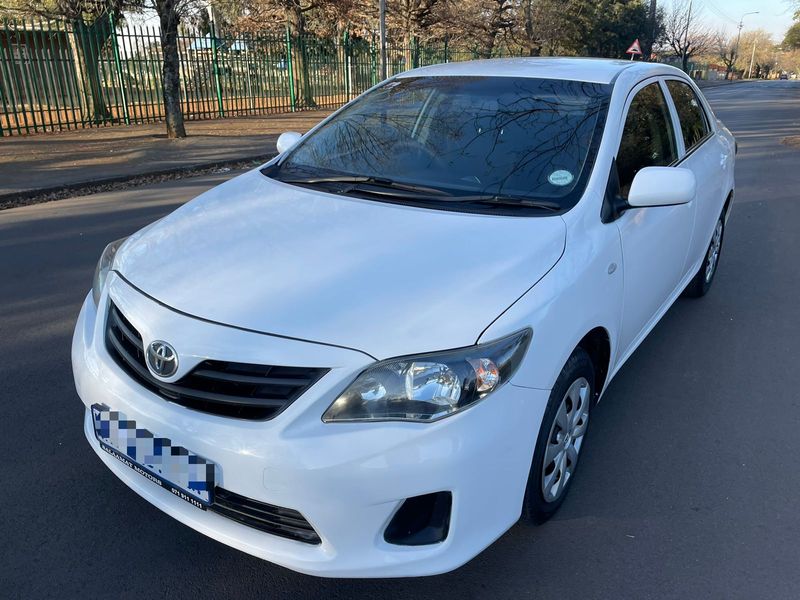 2018 Toyota Corolla Quest 1.6, White with 103000km available now!