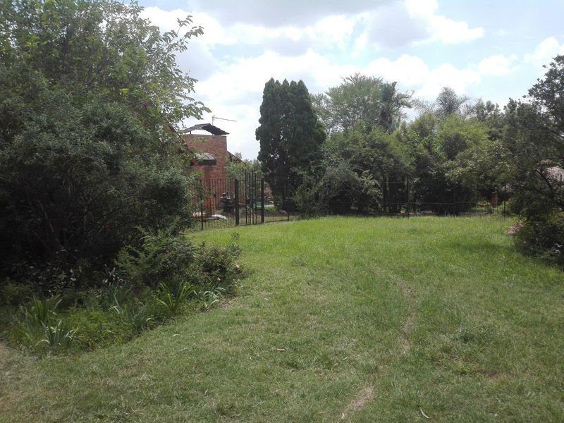 2.0 Hectares plots with Double Storey house available for sale Mnandi centurion Price REDUCED