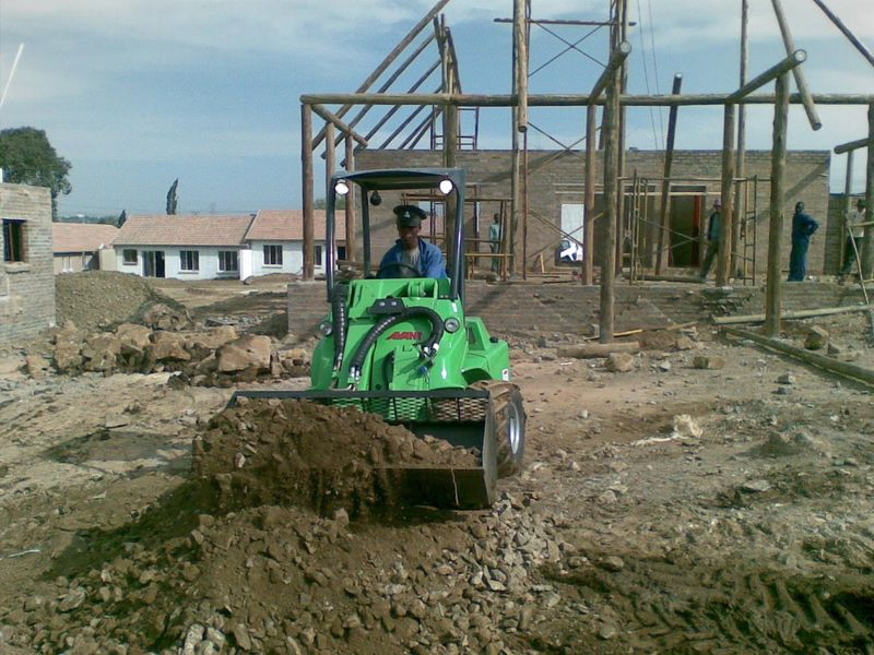 Avant 630 Mini loader Digger Tractor Excavator Trencher Forklift Articulated Kubota driven