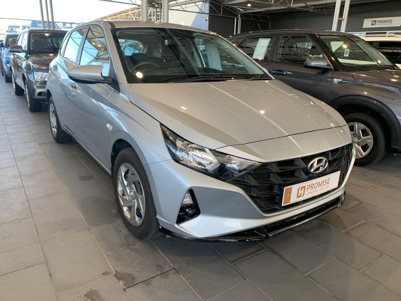 White Hyundai i20 MY21 1.2 Motion with 23000km available now!