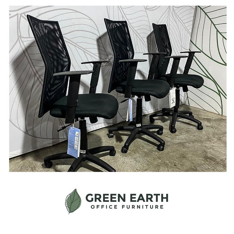 Geo cloud swivel chairs | hydro mesh | fnb