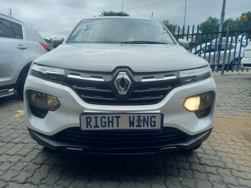 White Renault Kwid 1.0 Dynamique with 15000km available now!
