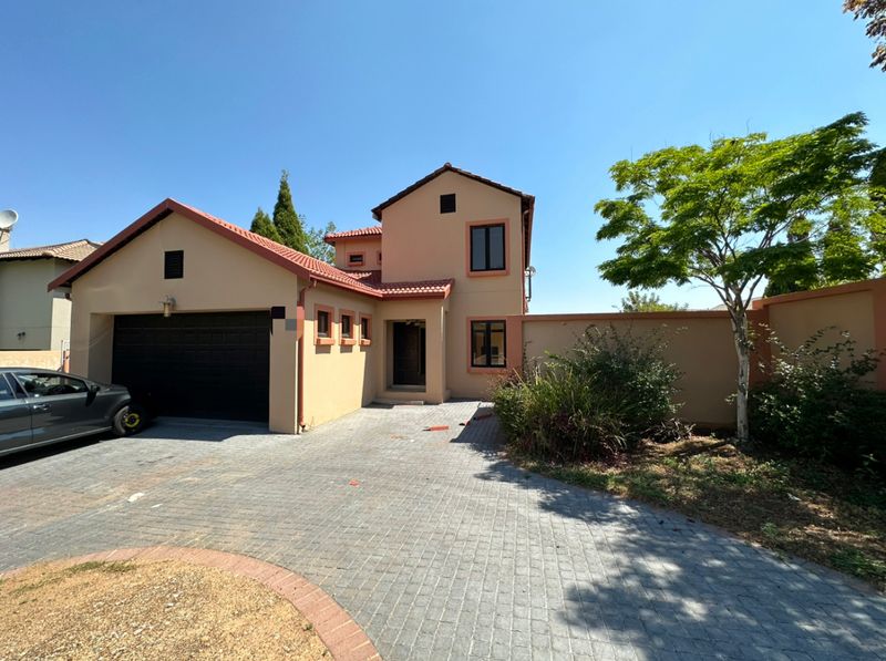 Spacious and lovely 3 bedroom house for sale in Amberfield Valley Centurion.