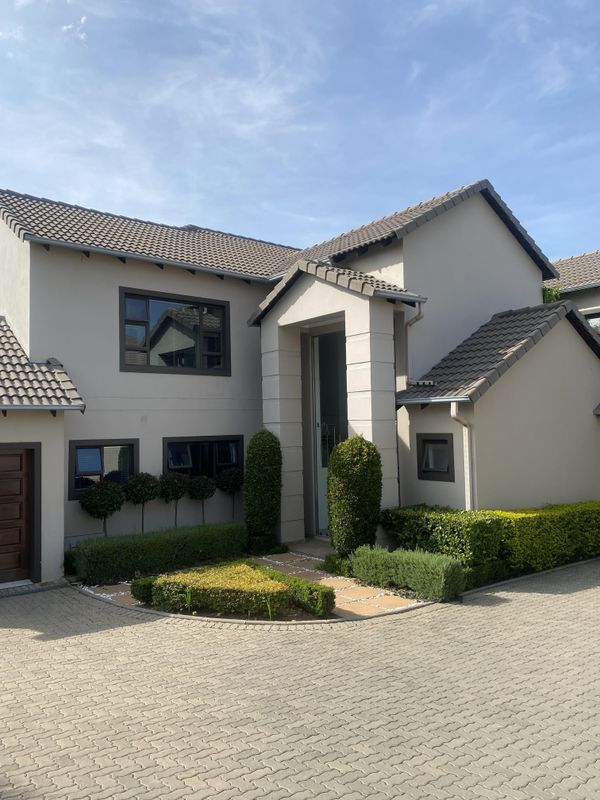AVAILABLE 1 JANUARY 2024:  4 BED | 3 GARAGE UPMARKET HOME AVAILABLE FOR RENT