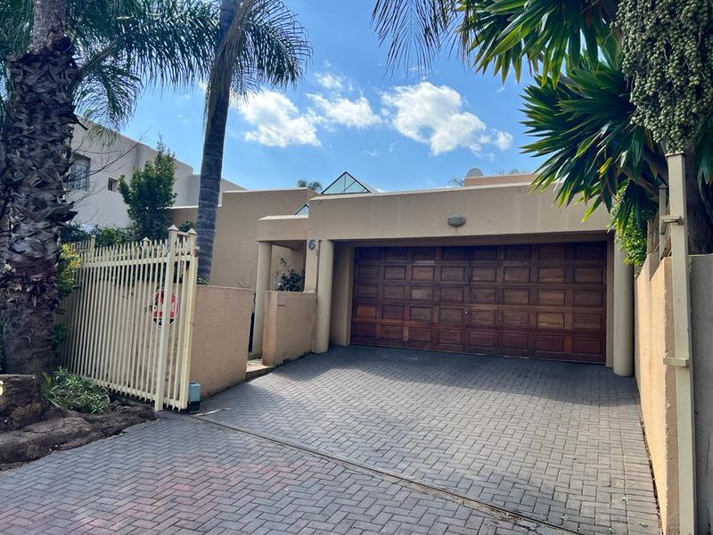 3 Bedroom House for Sale in Garsfontein