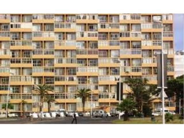 MARINE PARADE-WILLSBOROUGH MANSIONS – LARGE BACHELOR APARTMENT FOR SALE  R 565000.00