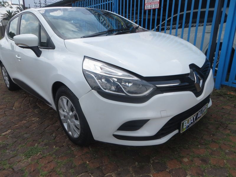 2019 Renault Clio 4 0.9 Turbo Expression, White with 39000km available now!