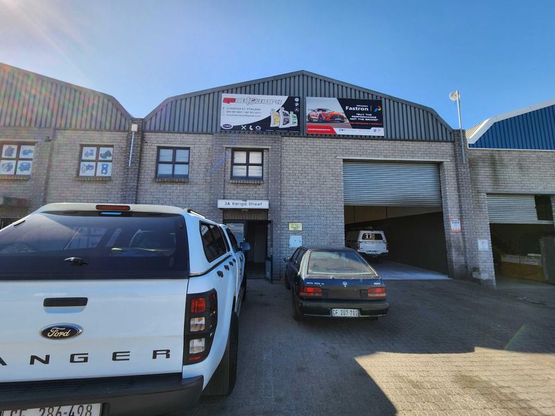 320m2 Warehouse TO LET in Stikland
