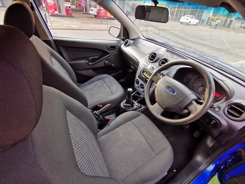 2015 Ford Figo 1.4 Ambiente - Only 120 000km