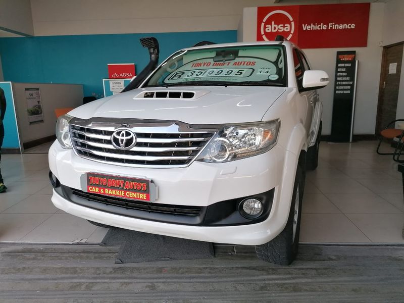 White Toyota Fortuner 3.0 D-4D 4x4 AT with 189562km available now!