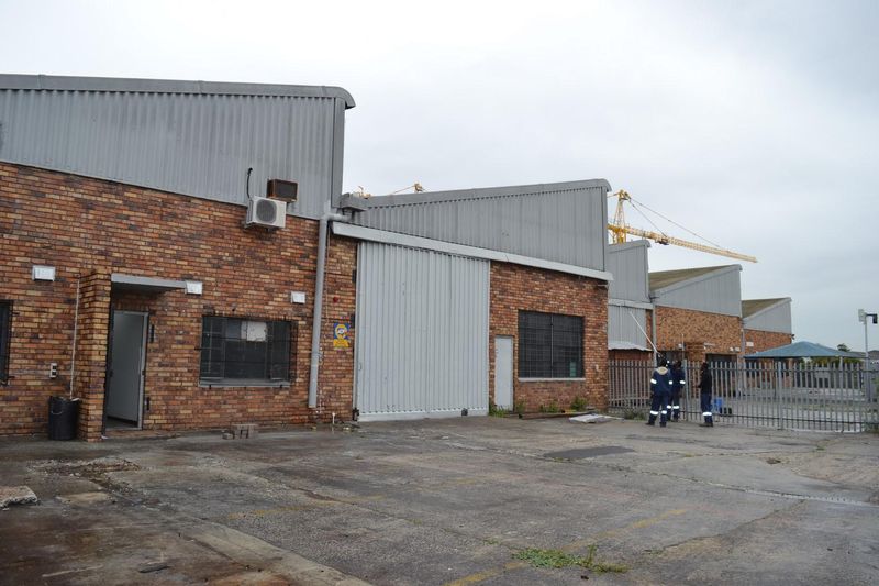 1347SQM FACTORY UNIT TO LET WITH 250AMPS POWER