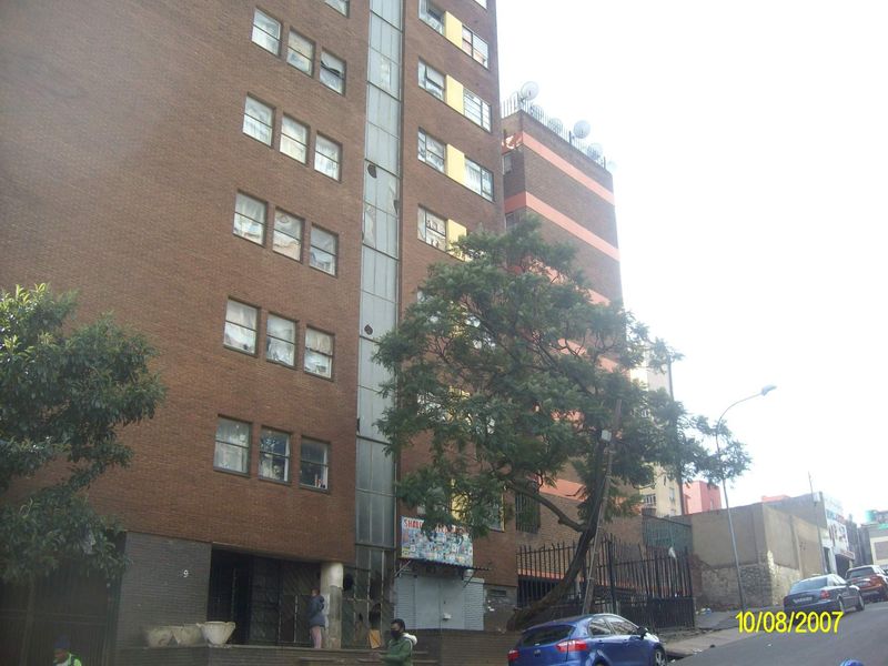 4 BEDROOM APARTMENT WITH GOOD RENTAL INCOME