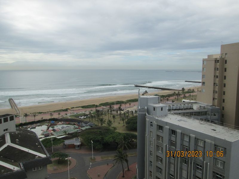 Large 2,5 bedroom flat in North Beach, Durban