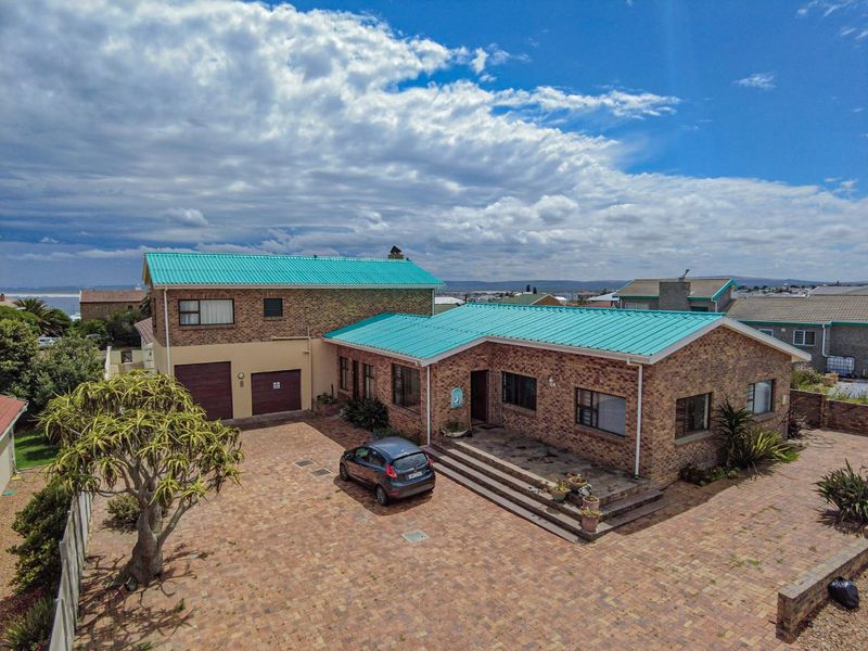 House in Yzerfontein For Sale
