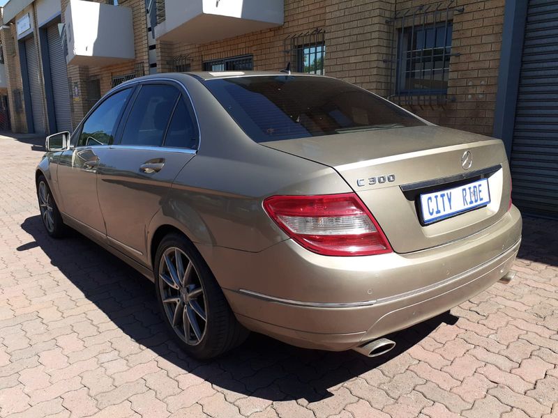 2010 Mercedes-Benz C 300 Elegance 7G-Tronic, Gold with 87000km available now!