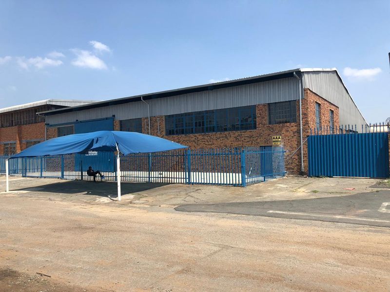 Neat warehouse to let, Germiston South
