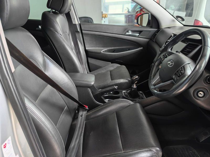2017 Hyundai Tucson 1.6 TGDI Executive with 208698kms at PRESTIGE AUTOS 021 592 7844