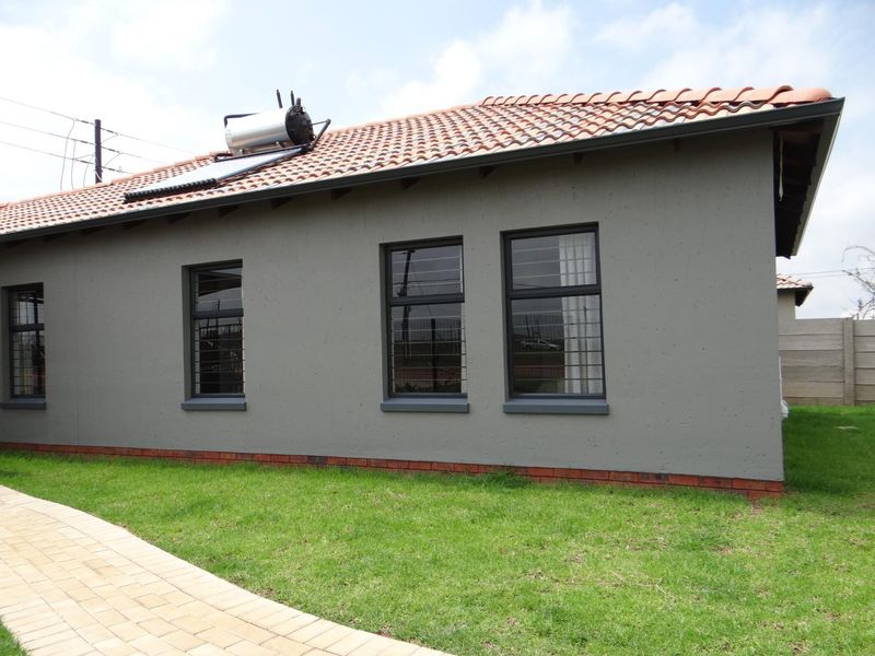 House in Protea Glen For Sale