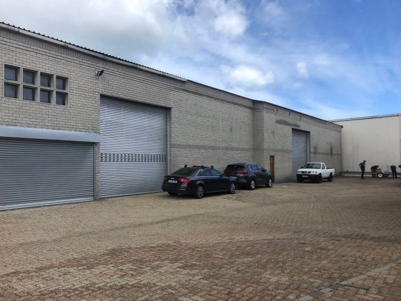 Warehouse to let in sought after Warbler Close.