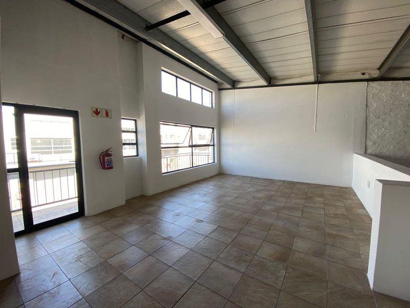 Mini unit to let / for sale in Proton Place, Chloorkop