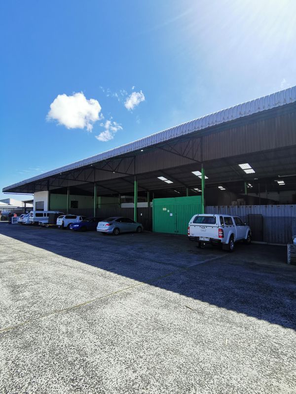 1037m2 Warehouse / Factory TO LET in Secure Park in Epping Industrial, Cape Town.
