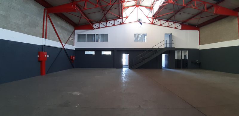 Amazing Industrial Warehouse in the heart of Jet Park