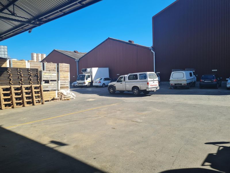 923M2 of Factory /Warehouse for Sale with Cold Storage in a Secure Park in Ndabeni