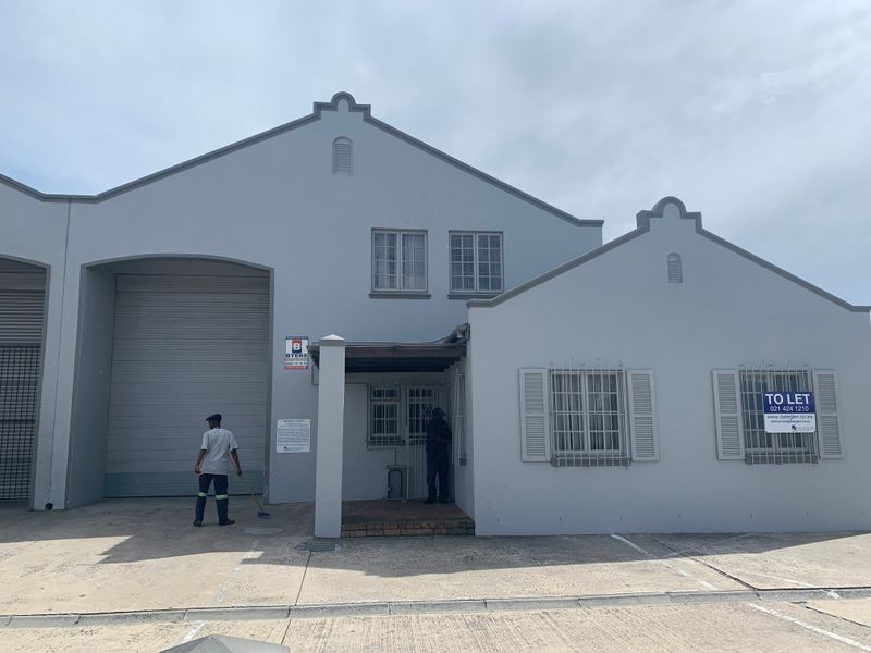 367m² Industrial To Let in Airport Industria at R68.00 per m²