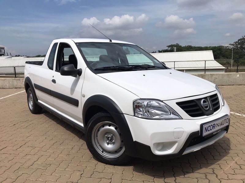 2015 Nissan NP200 1.6 FACE LIFT LIKE NEW ALL EXTRAS TRADE INS AND QUICK FINAANCE