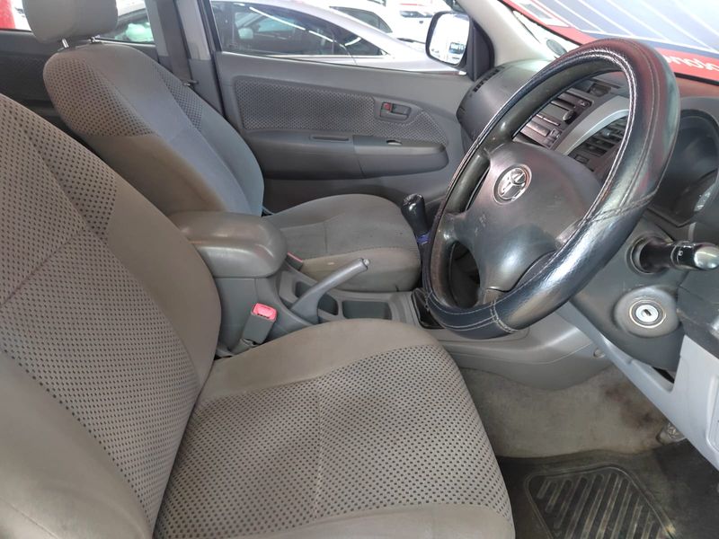 2008 Toyota Hilux 2.7 VVT-i D/CAB with 369897kms CALL BOITY 083 506 0587
