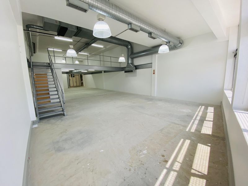 235m² Office To Let in Green Point