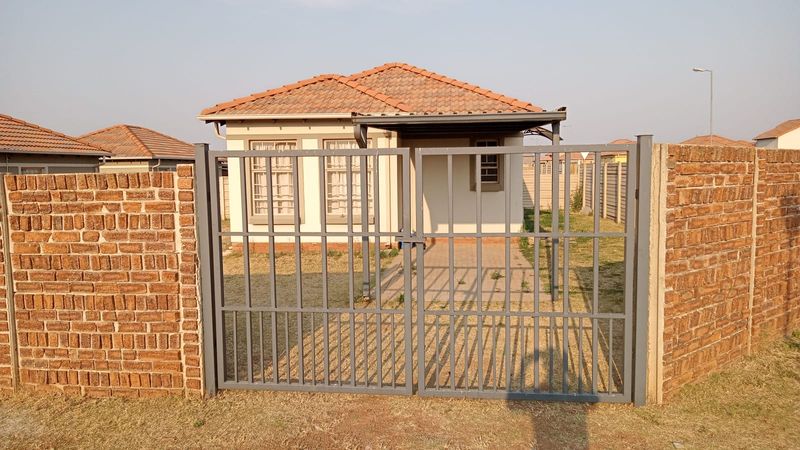 Two Bedroom Rental in West View Estate Andeon with Mountain Views
